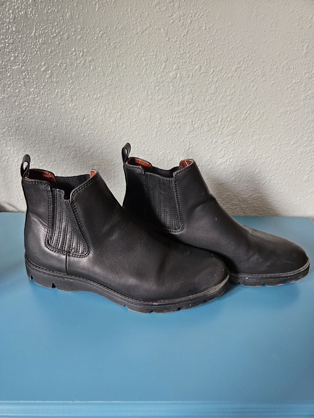 b.o.c. Women's Black Leather Chukka Boots